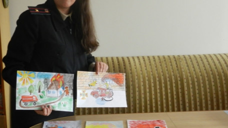 «Рятувальник – професія героїчна» - малюють діти рятувальників
